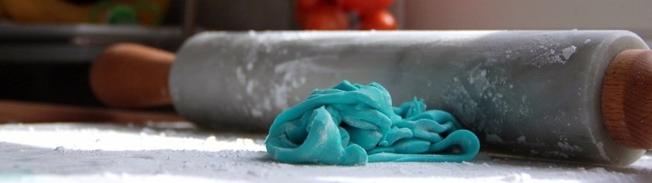 marshmallow fondant.  straight forward, delicious,&nbsp;easy.