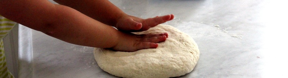 kids cook. pizza&nbsp;dough.